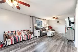 714 Elmwood Dr, Carpentersville, IL 60110 - Photo 5