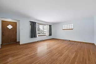 124 N State St, Glenwood, IL 60425 - Photo 5