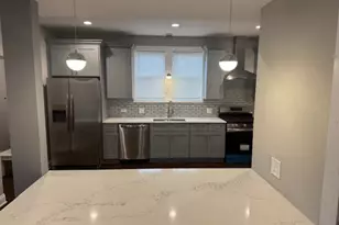 656 E 101st St, Chicago, IL 60628 - Photo 9