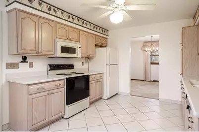 1110 Roxbury, Rockford, IL 61107 - Photo 7