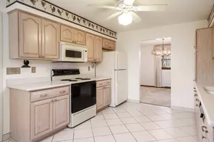 1110 Roxbury, Rockford, IL 61107 - Photo 7