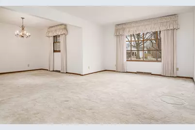 1110 Roxbury, Rockford, IL 61107 - Photo 3