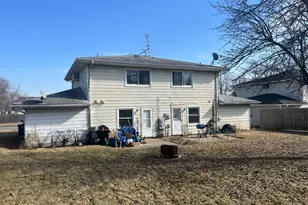 1060 N Highland Ave, Aurora, IL 60506 - Photo 3