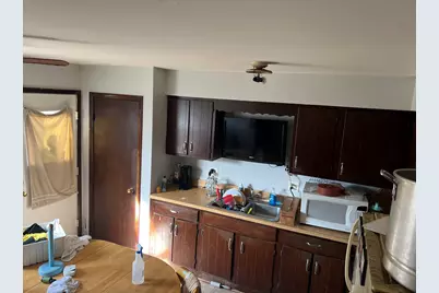 1060 N Highland Avenue, Aurora, IL 60506 - Photo 5