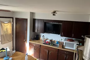 1060 N Highland Ave, Aurora, IL 60506 - Photo 5