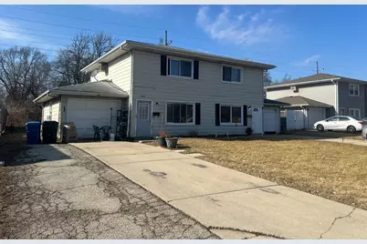 1060 N Highland Avenue, Aurora, IL 60506 - Photo 1