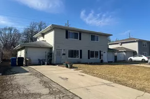 1060 N Highland Ave, Aurora, IL 60506 - Photo 1