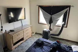 1060 N Highland Ave, Aurora, IL 60506 - Photo 7