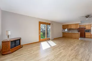 903 Milner St, Streator, IL 61364 - Photo 7