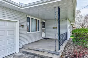 903 Milner St, Streator, IL 61364 - Photo 3