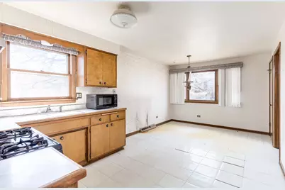 9430 S 81st Avenue, Hickory Hills, IL 60457 - Photo 13