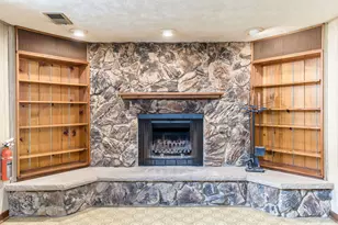 9430 S 81st Ave, Hickory Hills, IL 60457 - Photo 21