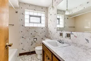 9430 S 81st Ave, Hickory Hills, IL 60457 - Photo 9