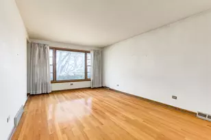 9430 S 81st Ave, Hickory Hills, IL 60457 - Photo 17