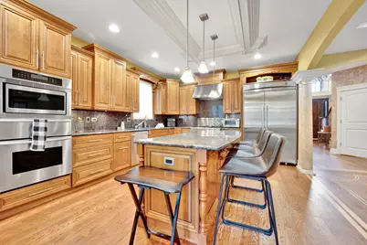 2323 Douglas Avenue, Des Plaines, IL 60018 - Photo 11