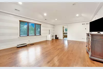 2323 Douglas Avenue, Des Plaines, IL 60018 - Photo 15