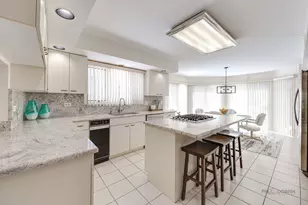 2111 Franklin Dr, Glenview, IL 60026 - Photo 9