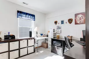 1994 Middlebury Dr, Aurora, IL 60503 - Photo 11