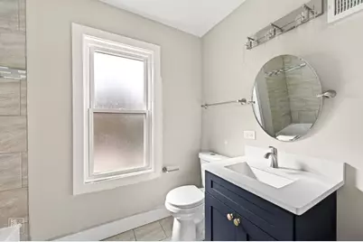 8047 S Kingston Avenue, Chicago, IL 60617 - Photo 9