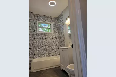 642 N Central Park Avenue, Chicago, IL 60624 - Photo 5