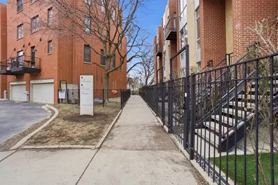 2307 W Wolfram Street #312, Chicago, IL 60618 - Photo 39