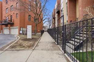 2307 W Wolfram St, Chicago, IL 60618 - Photo 39