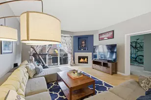 2307 W Wolfram St, Chicago, IL 60618 - Photo 23