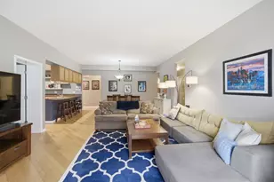 2307 W Wolfram St, Chicago, IL 60618 - Photo 21