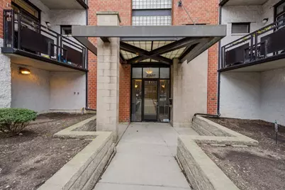2307 W Wolfram Street #312, Chicago, IL 60618 - Photo 9