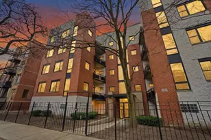 2307 W Wolfram St, Chicago, IL 60618 - Photo 3