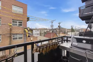 2307 W Wolfram St, Chicago, IL 60618 - Photo 35