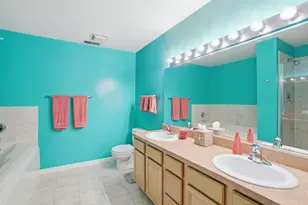 2307 W Wolfram St, Chicago, IL 60618 - Photo 29