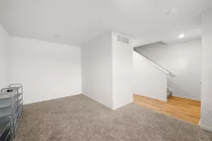 2031 Sequoia Ave, Mundelein, IL 60060 - Photo 5