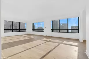 180 E Pearson St, Chicago, IL 60611 - Photo 7