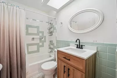 7061 N Kedzie Avenue #1010, Chicago, IL 60645 - Photo 9