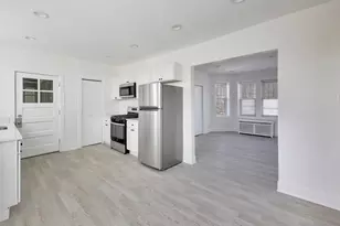 7425 N Campbell Ave, Chicago, IL 60645 - Photo 5