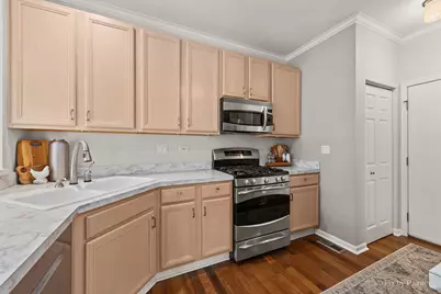 350 Windsor Court #B, South Elgin, IL 60177 - Photo 9