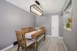 110 Klein Creek Ct, Carol Stream, IL 60188 - Photo 5