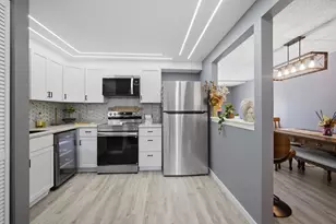 110 Klein Creek Ct, Carol Stream, IL 60188 - Photo 9