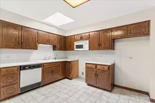 11008 84th Pl, Willow Springs, IL 60480 - Photo 5