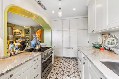 2440 N Lakeview Avenue #6D, Chicago, IL 60614 - Photo 13