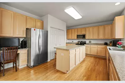 2311 Hazeltime Drive, Vernon Hills, IL 60061 - Photo 13