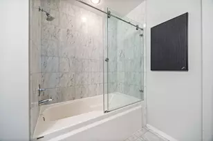 500 W Superior St, Chicago, IL 60654 - Photo 17