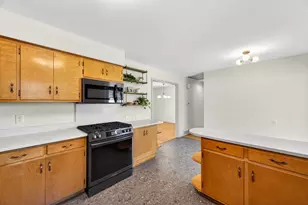 816 W College Ave, Normal, IL 61761 - Photo 13