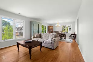 840 N Center St, Naperville, IL 60563 - Photo 11