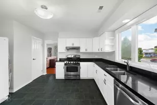840 N Center St, Naperville, IL 60563 - Photo 13