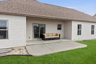 2235 Wickford Ln, Sycamore, IL 60178 - Photo 19