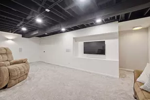 2235 Wickford Ln, Sycamore, IL 60178 - Photo 33