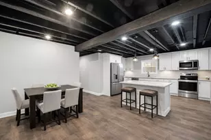 8418 S Essex Ave, Chicago, IL 60617 - Photo 27