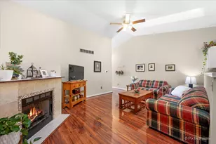 1499 Stonefield Dr, Dekalb, IL 60115 - Photo 5